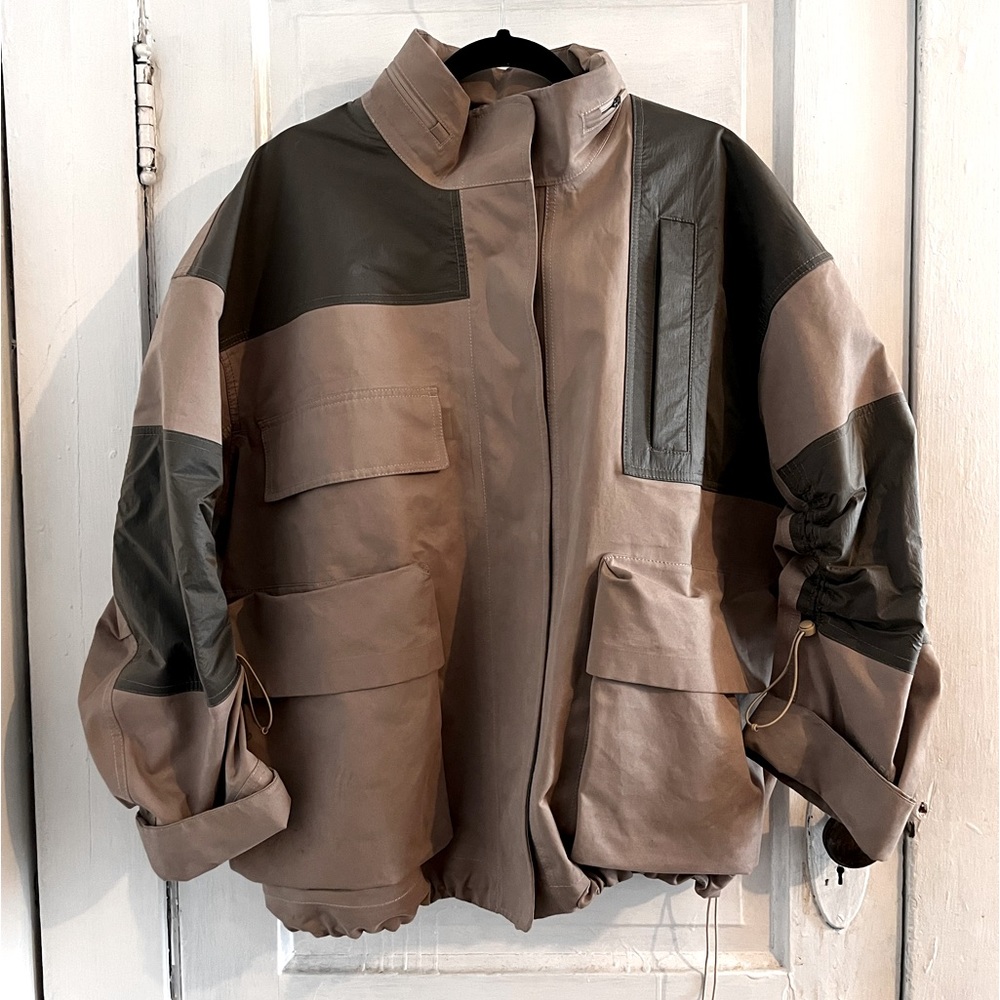 Limited Edition Lululemon ruched raincoat